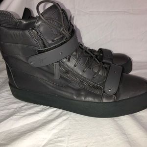 Men’s Giuseppe Sneakers, size 11.5